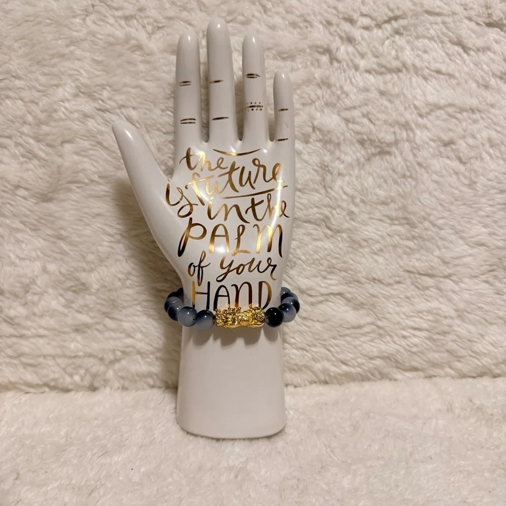 Chic Blue Agate Bracelet with Gold Piyao or Pixiu - Picture 4 of 5